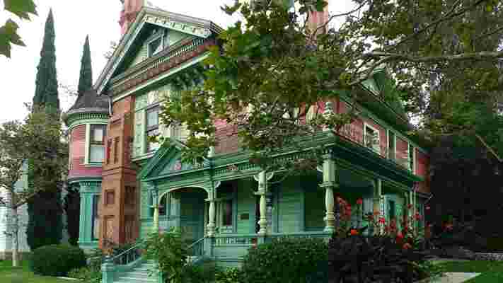 Viktoriánské domy posloužily filmařům pro horory, teď je zachraňují